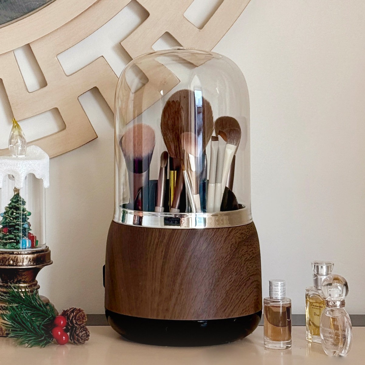 حامل فرش المكياج الفاخر، مناسب - مراجعة Luxury Skincare And Makeup Brands وسعره